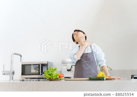 沮喪的家庭主婦媽媽 88025554