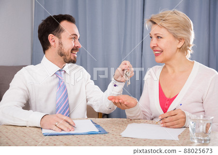 Mature woman and rent agent 88025673