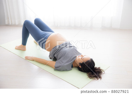 Maternity yoga image pregnant women 88027921