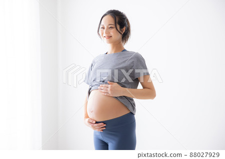 Maternity yoga image pregnant women 88027929