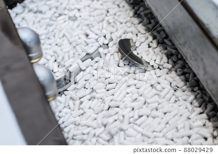 Trough vibrator machine polishing metal workpieces by abrasive stones 88029429