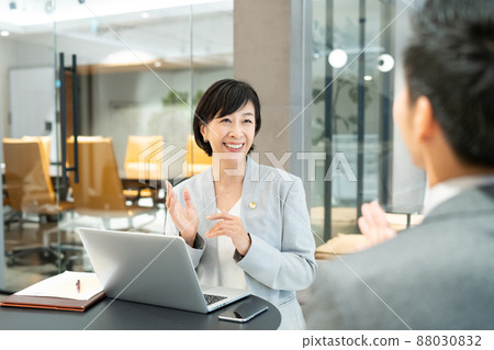 女律師律師事務所拍攝合作：WEEK柴大門（Sun Frontier Fudosan） 88030832