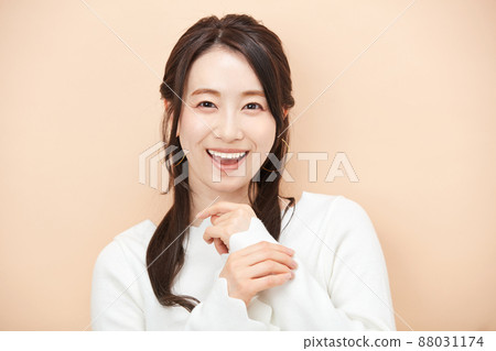 時尚美麗的女人 時尚美麗的女人 88031174