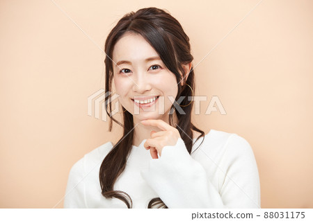 時尚美麗的女人 88031175