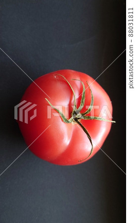 Slightly wilted tomatoes Slightly wilted tomatoes 88031811
