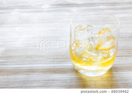 single malt scotch whisky on the rocks on n table single malt scotch whisky on the rocks on n table 88039482
