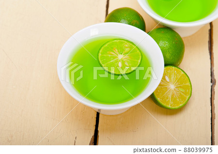green lime lemonade 88039975