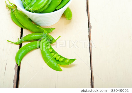 hearthy fresh green peas hearthy fresh green peas 88040001