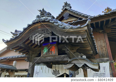 鬼神神社、唐葉府鬼瓦原、鬼額[埼玉縣嵐山町] 88041409