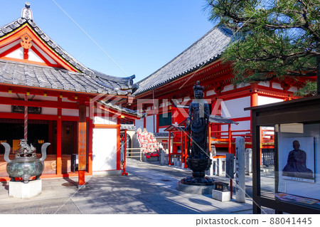 Rokuharamitsuji Temple (Kyoto City, Kyoto Prefecture) founded by Kuya Kamito 88041445