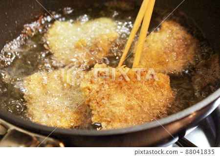 Cooking photo while making cutlet 88041835