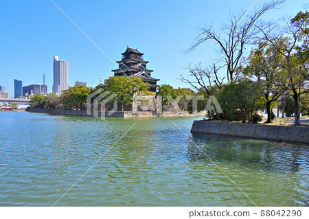 晴天時的廣島城“天守閣” 88042290