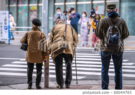 日本東京都市風景第3天（防止傳播），東京8875人再次增加......老齡化社會...... = 24日，上野 88044765