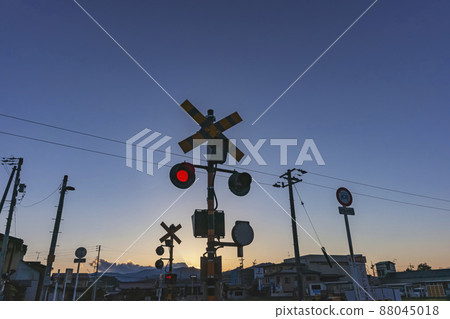 210530 Hanari railroad crossing 035 88045018