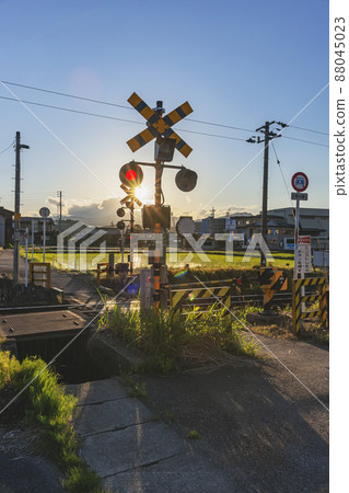 210530 Hanari railroad crossing 002 88045023
