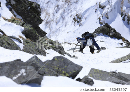 Climber to climb the monologue Nishi Hodakatake Climber to climb the monologue Nishi Hodakatake 88045297