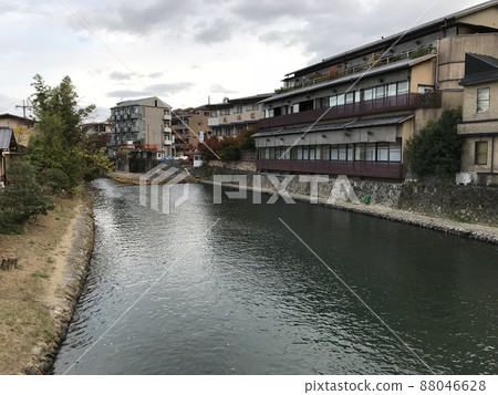 京都房屋和河流 88046628