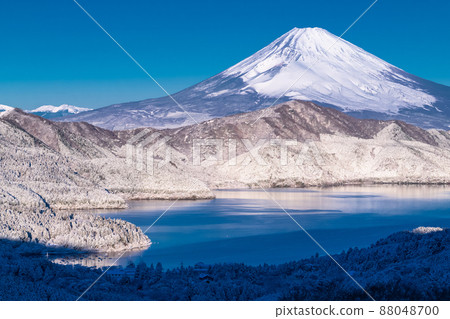 《神奈川縣》富士山和箱根蘆之湖/大觀山的雪景 88048700