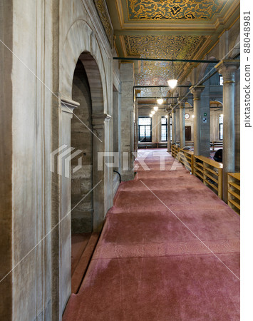 Passage in Eyup Sultan Mosque, Istanbul, Turkey 88048981
