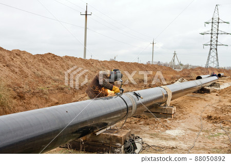 Welding works on gas pipeline 88050892