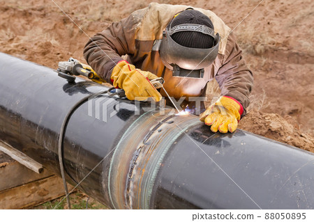 Welding works on gas pipeline Welding works on gas pipeline 88050895