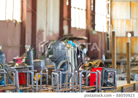 Shop semi-automatic welding Shop semi-automatic welding 88050923