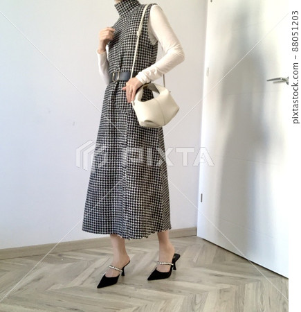 Coordination of tweed dress Coordination of tweed dress 88051203