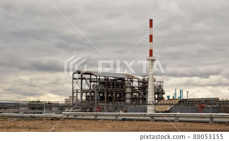Old installation of a refinery smokestack 88053155