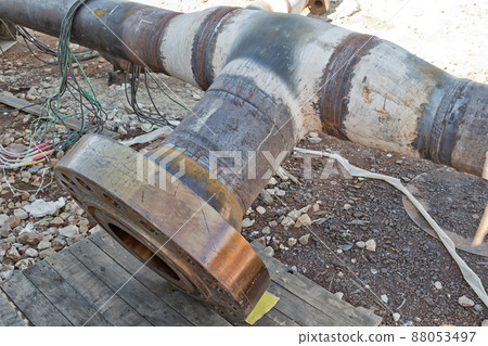Welds components of pipelines after heat treatment 88053497