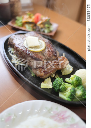 One pound steak (Aomori prefecture) One pound steak (Aomori prefecture) 88055475