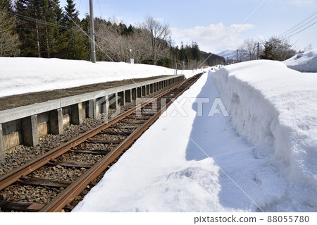 Photographing the scenery of Neppu Station in Kuromatsunai, Hokkaido in early spring Photographing the scenery of Neppu Station in Kuromatsunai, Hokkaido in early spring 88055780