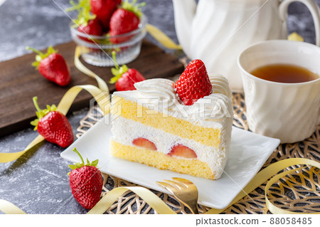 Cake strawberry 88058485