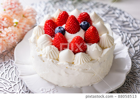 Cake strawberry 88058513