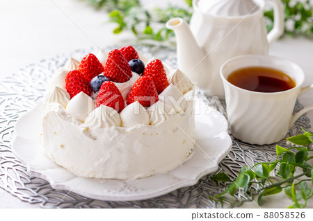 Cake strawberry 88058526