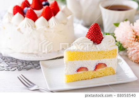 Cake strawberry 88058540