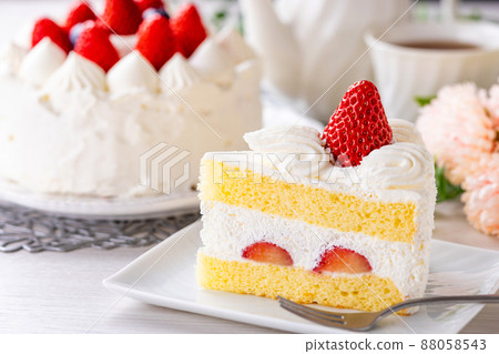Cake strawberry 88058543