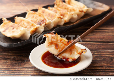 Pan-fried gyoza 88060037