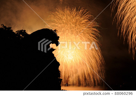 Lion rock and fireworks [Kumano City, Mie Prefecture] 88060296