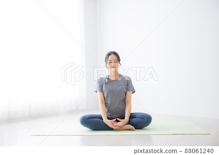 Maternity yoga image pregnant women Maternity yoga image pregnant women 88061240