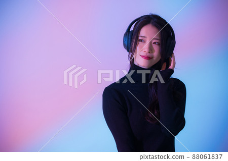 Women's music 88061837