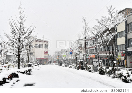In front of Komoro Station / Komoro Aioicho Shopping Street (Komoro City, Nagano Prefecture) [2022.3] 88062154