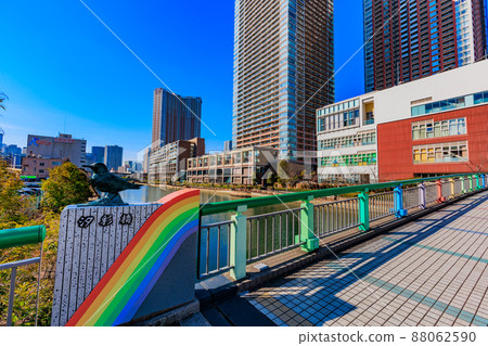 東京都港區芝浦的塔樓郡和潮西橋 88062590