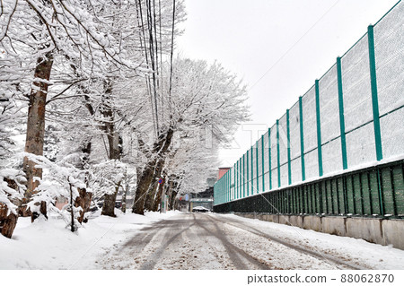 Auditorium Dori / Karuizawa Union Church, adjacent to Karuizawa Association Tennis Court (Karuizawa Town, Nagano Prefecture) [2022.3] 88062870