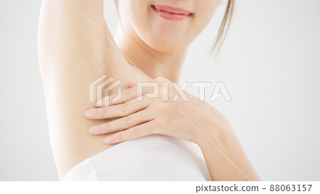 Beauty image of a woman who cares for her armpits 88063157