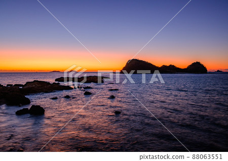 海邊晚上風景 88063551