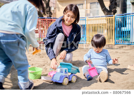 戶外育兒形象 88067566