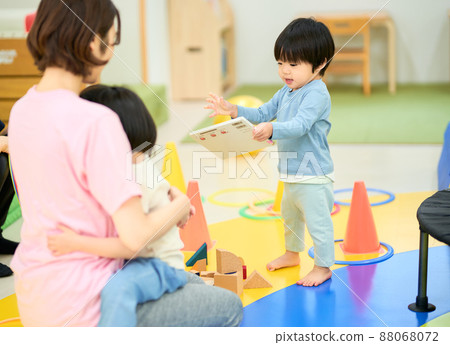 Indoor childcare image Indoor childcare image 88068072