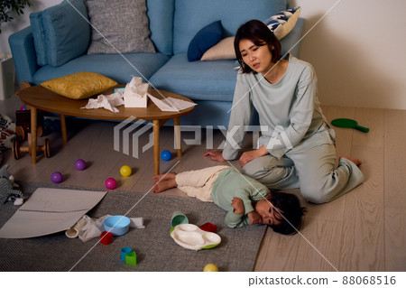 Childcare neurose image 88068516