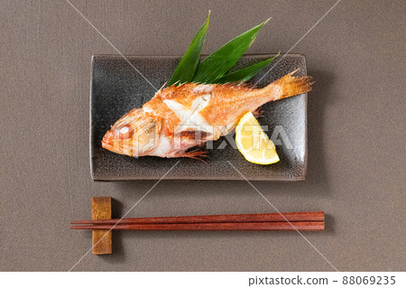 Salt-grilled rockfish 88069235