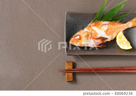 Salt-grilled rockfish 88069236